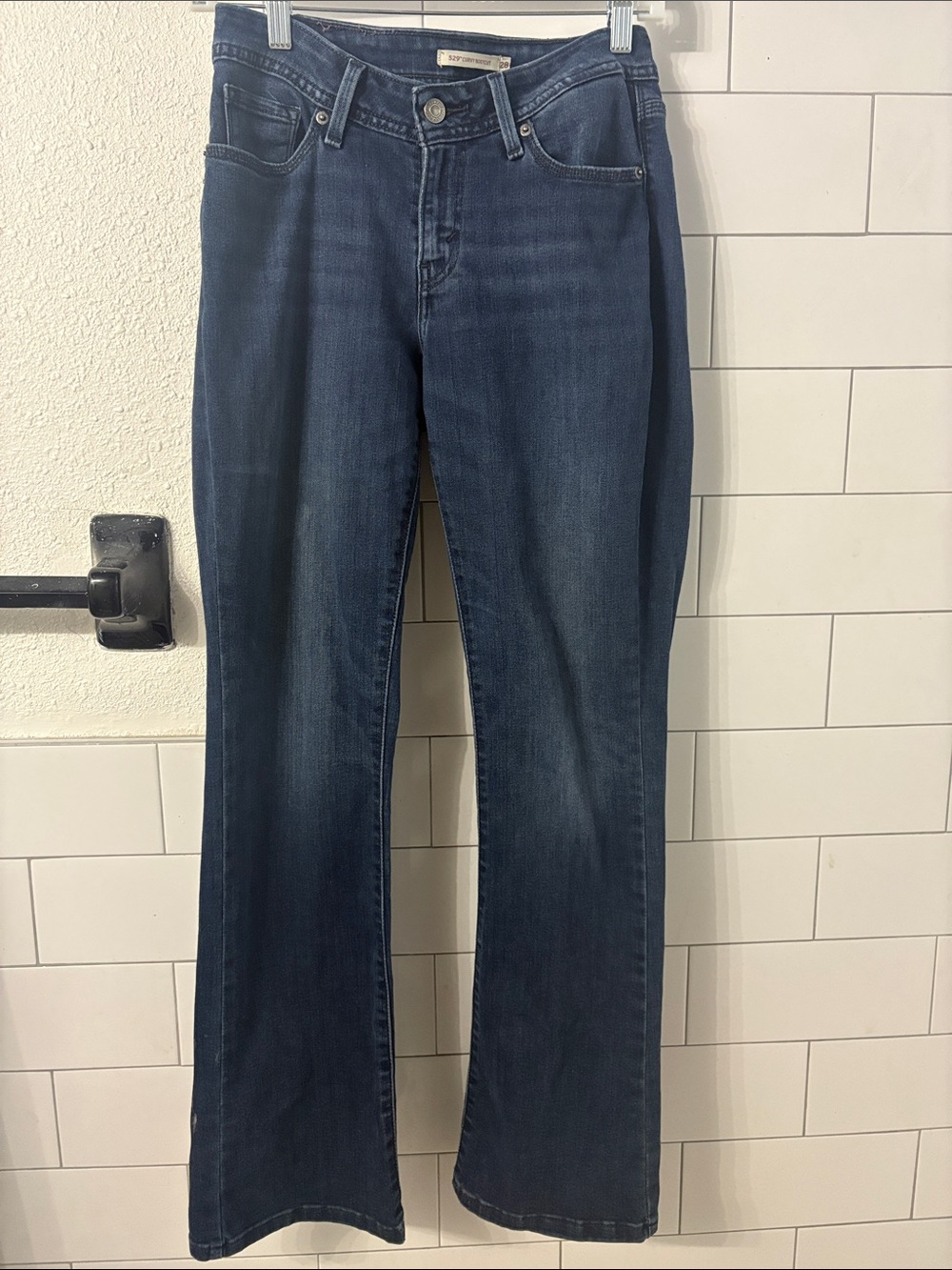 Levi's woman’s Dark Blue Curvy Bootcut Jeans 28 waist